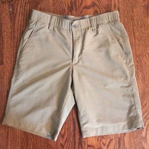 Men’s Under Armour golf shorts